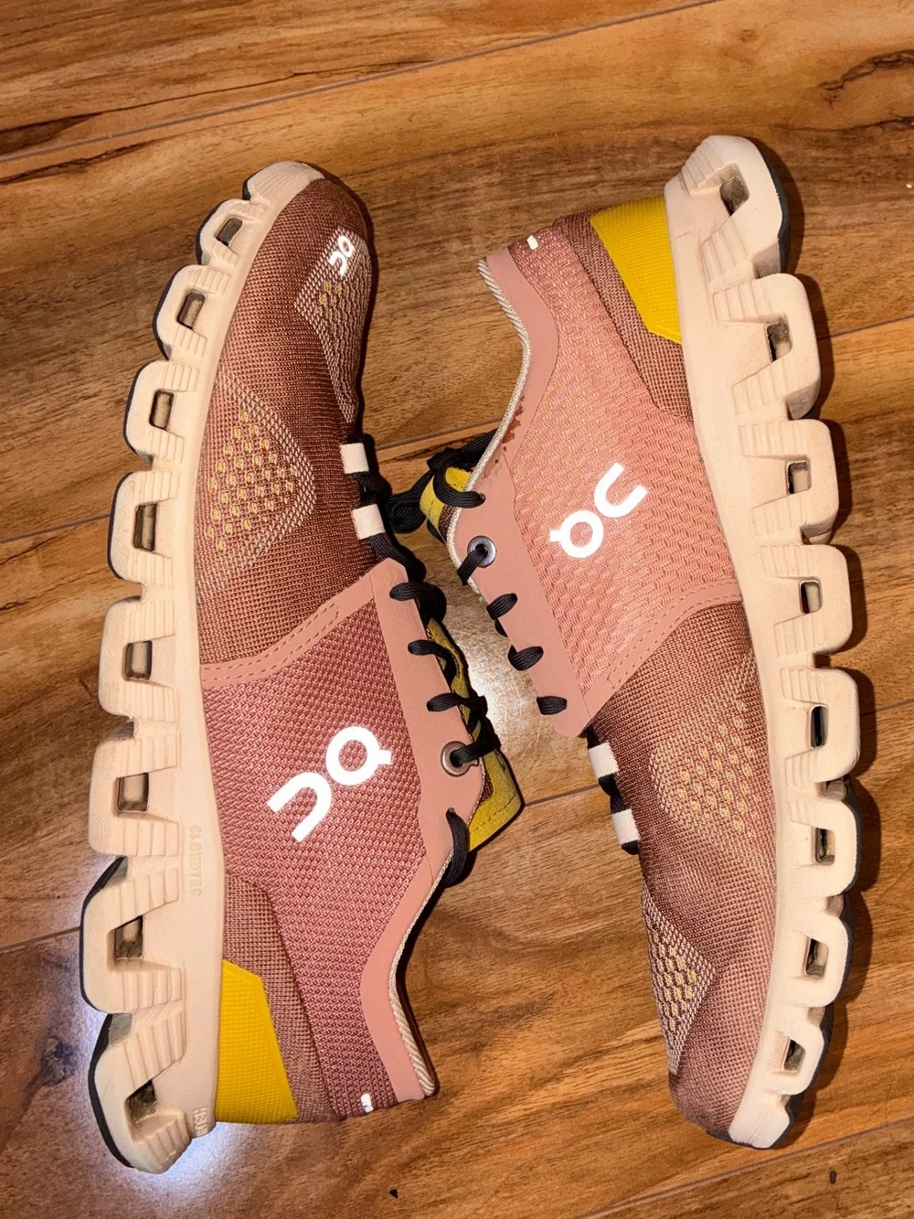 On Cloud X  Women’s Sneaker Pink Mocha & Sand Running Shoe - size 9